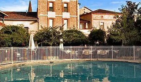 Larroque 2* كوساد