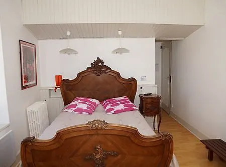 Larroque 2* كوساد