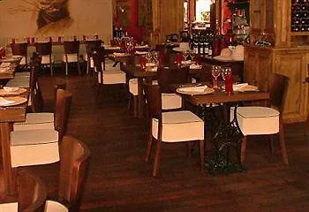 Larroque Hotel