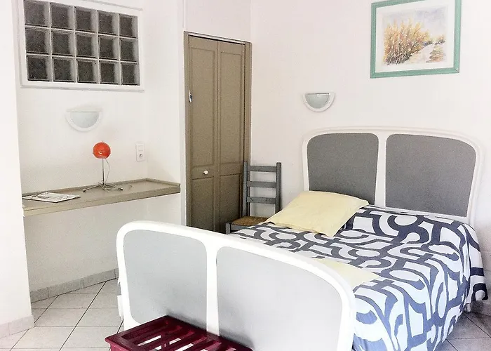 Résidence Larroque 2* Caussade