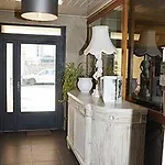 Hotel Larroque 2*