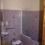 Hotel Larroque 2*