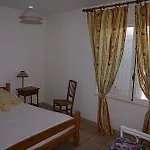 Larroque Hotel 2*