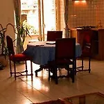Hotel Larroque 2*