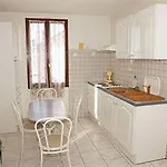 Larroque Hotel 2*