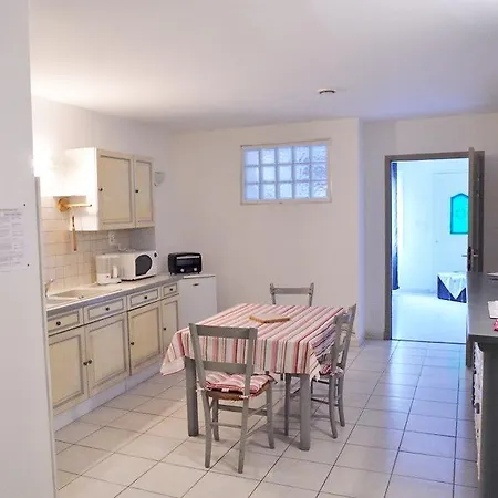 Résidence Larroque Hotel 2*