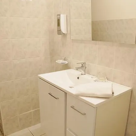 Résidence Larroque Hotel