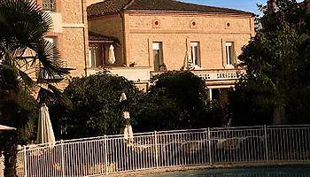 Résidence Larroque 2* Caussade