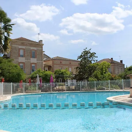 Larroque Szálloda 2*