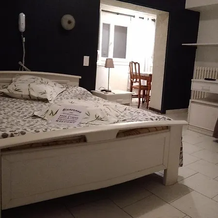 Hotel Résidence Larroque 2*