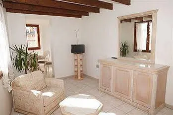 Résidence Larroque Hotel